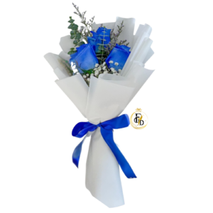 Ramo en 3 rosas azules