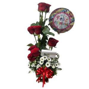 Cubo en rosas y globo
